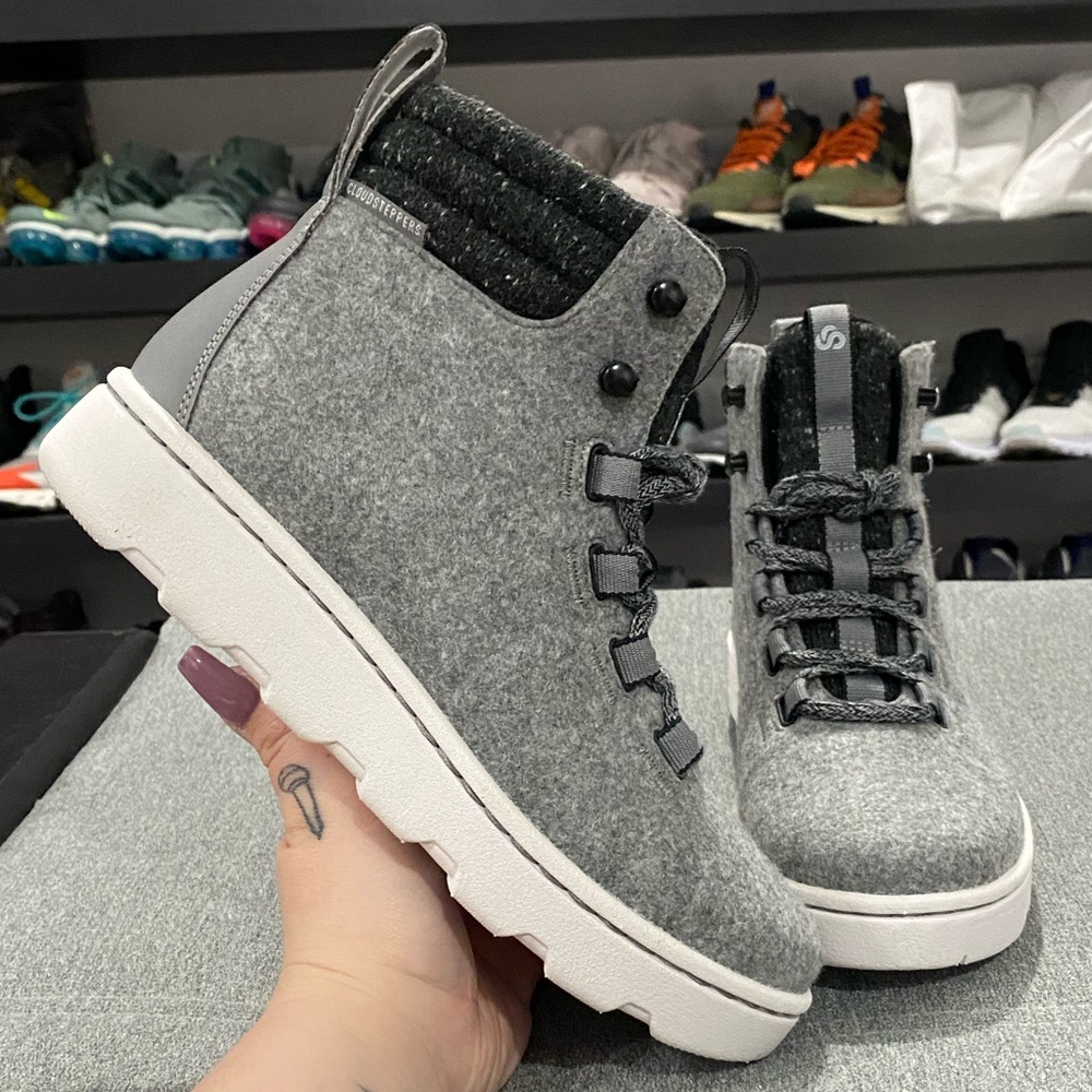 🐺CLARKS STEP EXPLORE HI ANKLE BOOT🐺